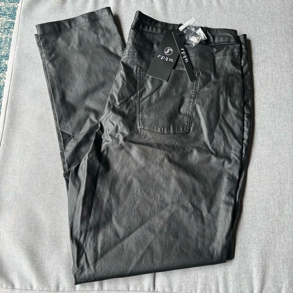 Women's Stretchy Jeggings, Faux Leather Legging Pants with Pockets, Plus Size - Picture 7 of 11